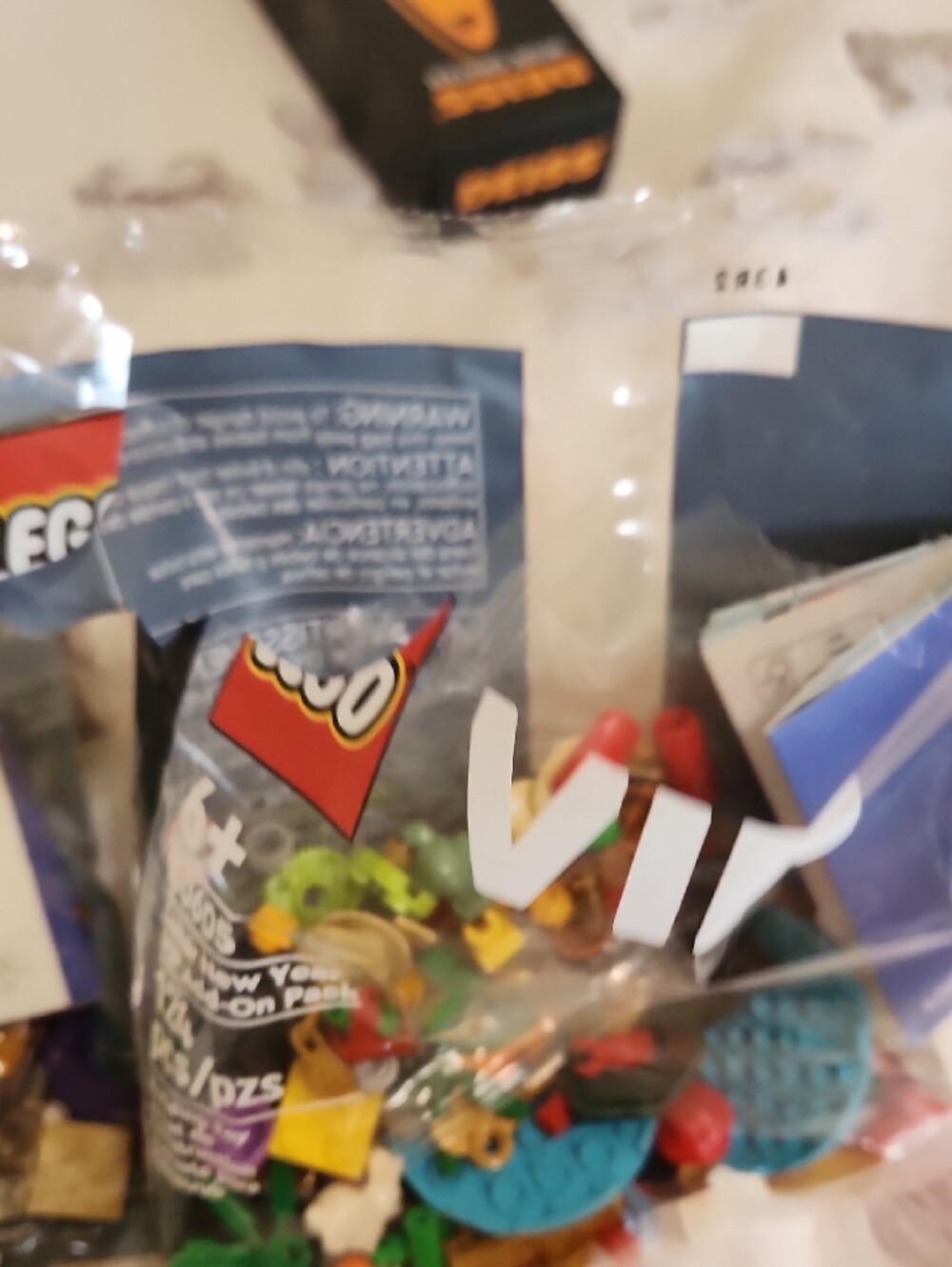 LEGO VIP Mini Accessory Packs - Multicolor Pieces - Picture 7 of 7